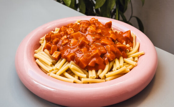 DDR Makkaroni mit Tomatensoße (vegan)